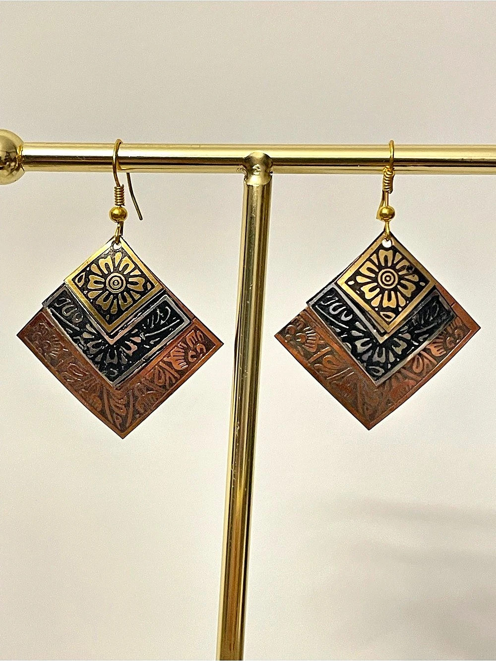 NWOT Geometric Dangle Earrings in Brown & Gold